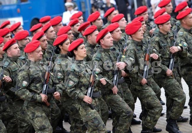 България влезе в ТОП 50 по военна мощ