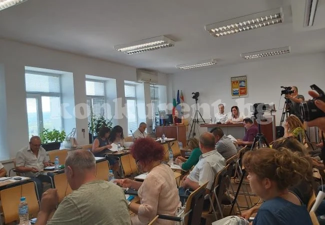 Съветници от Мездра „загрижено“ отрязаха 30 000 лева, предвидени за футболния „Локомотив“