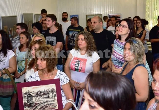 Благотворителна изложба обедини врачани