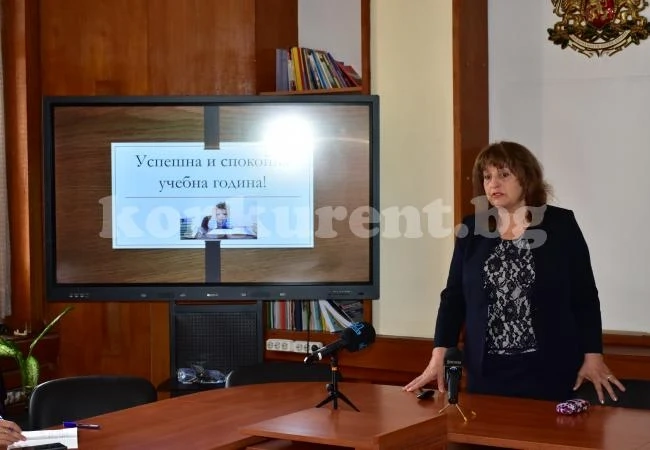 Тревожна тенденция - учениците намаляват, а преподавателите застаряват