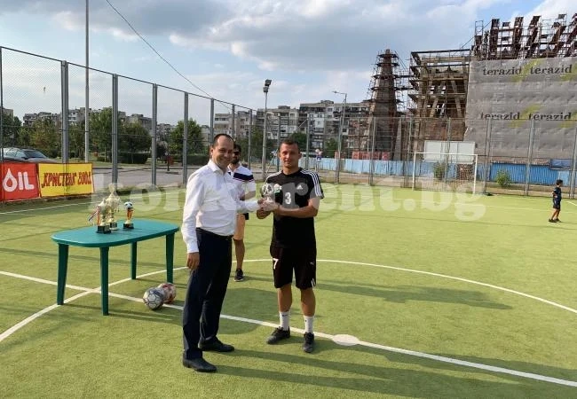 Калин Каменов награди призьорите в турнира „6 септември“