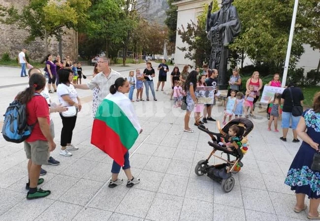 Стратегията за детето отново разбуни духовете във Враца