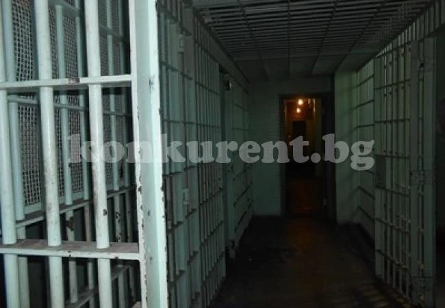 Осъждан 16 пъти наркозависим пак е в ареста за кражба на 30 лв.