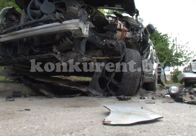 Пиян згоригражданин направи 3 коли на салата в зрелищен карамбол