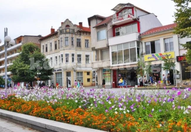 Лом среща празника си с богата културна програма