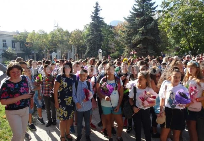 Удари звънецът в СУ „Козма Тричков“