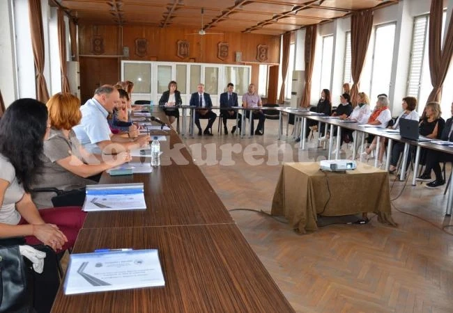 Организираха среща заради младежи в риск