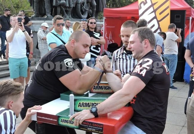 Дубъл за Митко Петров в София