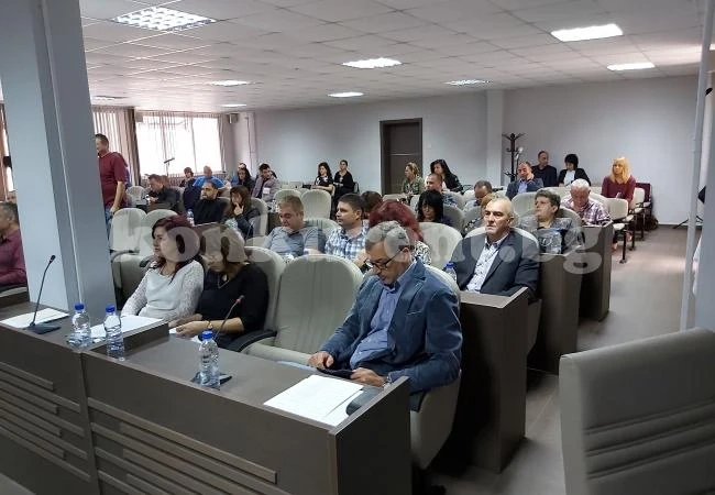 Адвокати поемат РТВ „Вестител“