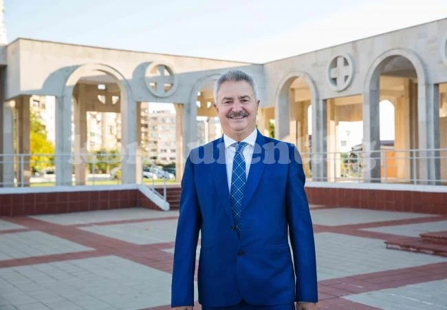 С  Валя Балканска Златко Живков тръгва към шестия мандат
