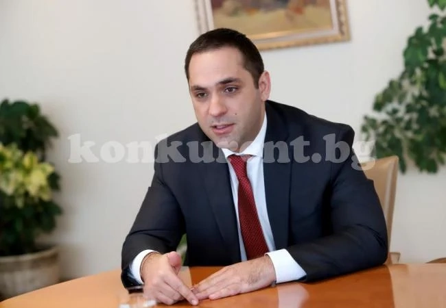 Караниколов: С новите инвестиции за година се откриха 8000 работни места