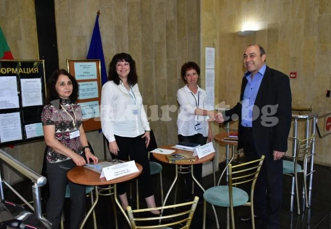 Организираха приемна за пенсионери в НОИ