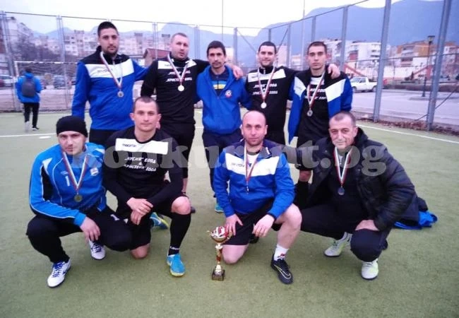 Фаворитите във Висшата лига взеха своето