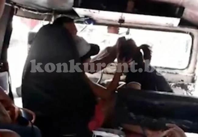 4 души, сред които и дете, пострадаха при тежка катастрофа