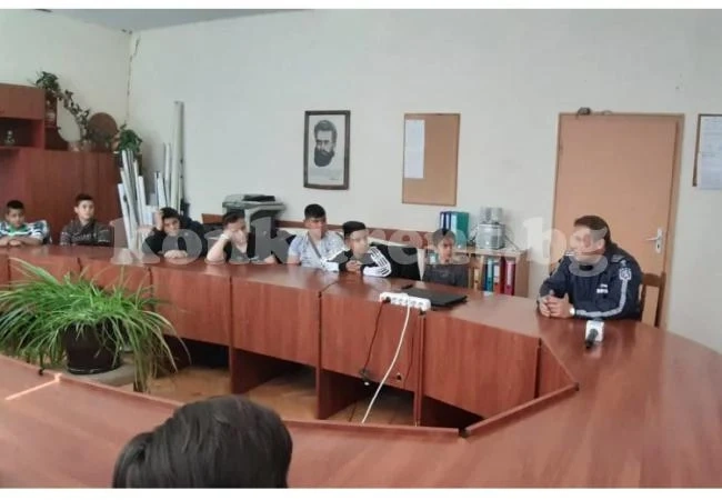 Продължават уроците по пътна безопасност за средношколци и гимназисти във Видин