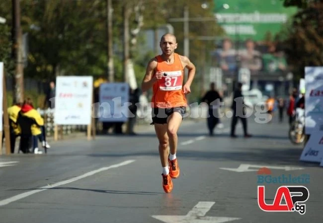 Йоло триумфира в полумаратона на София