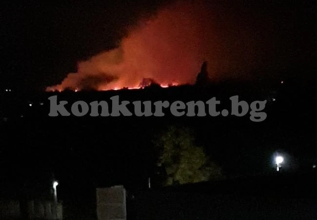 ОБНОВЕНА Угасиха големия пожар край Бяла Слатина СНИМКИ