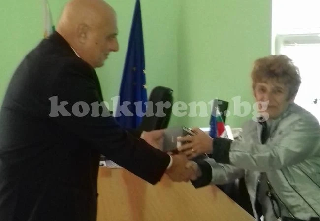 Врачанка спечели GPS часовник от лотарията на НАП с покупка за 4.80 лева