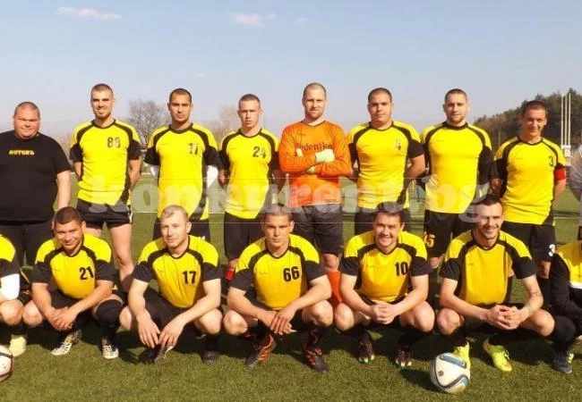 Сайков и Брусен спряха лидера в Рогозен, Академията би в Криводол