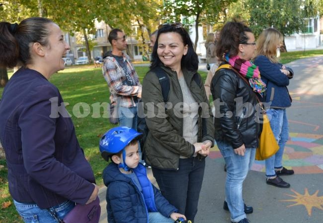 Майки организираха в парк алея на игрите 