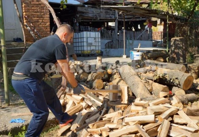 Доброволци от IT сектора помагаха на възрастни хора