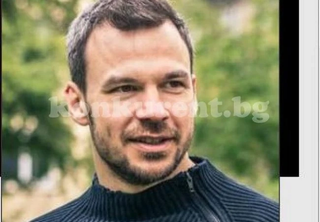 Ивайло Захариев напусна жена си