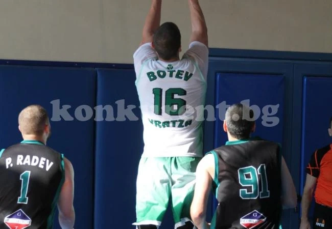 Първи успех за Ботев 2012, Венци Петров с 26 т. и 20 борби