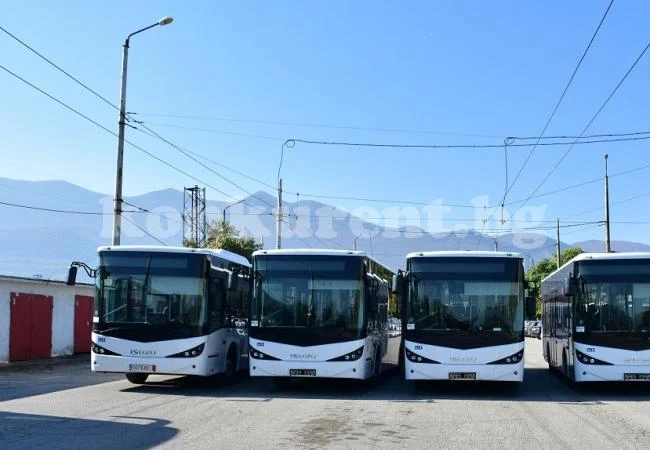 Пристигнаха още 4 чисто нови автобуси - ще се движат в кварталите и населените места на Враца