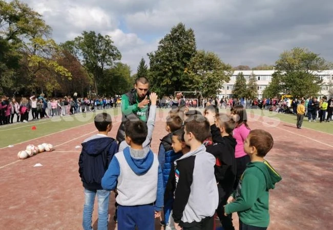 Футболен празник събира момчета и момичета във Враца