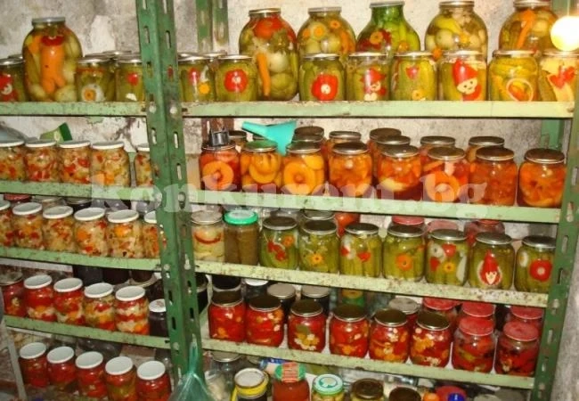 Тарашиха селска къща, изнесоха почти всичко от нея