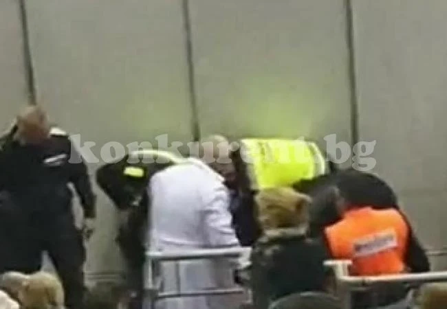 Трима припаднали в „Арена Армеец“ при предаване на протоколите