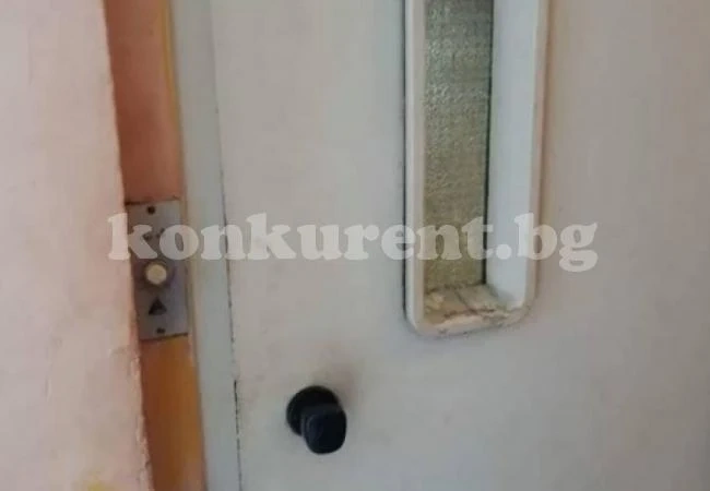 Момче заседна в асансьора и изгоря живо