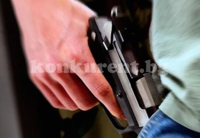 Съдят съпруг стрелял по жена си на бензиностанция