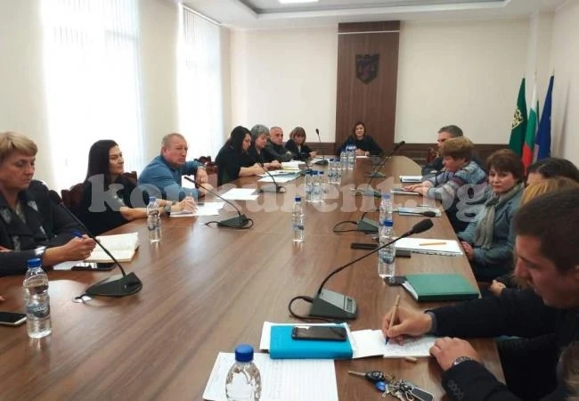 Обсъдиха готовността за зимния сезон в община Враца