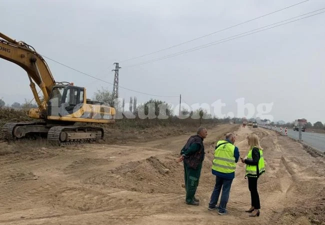 Министър Аврамова провери строителството в участъци от пътя Видин - Ботевград