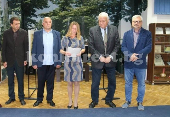 Откриха документална изложба за Левски по повод Деня на народните будители