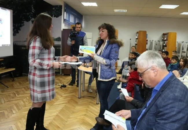 Ученици от Бургас изпратиха картички до Община Видин