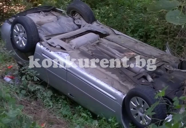 Лека автомобил катастрофира в местността „Лиляшка могила“