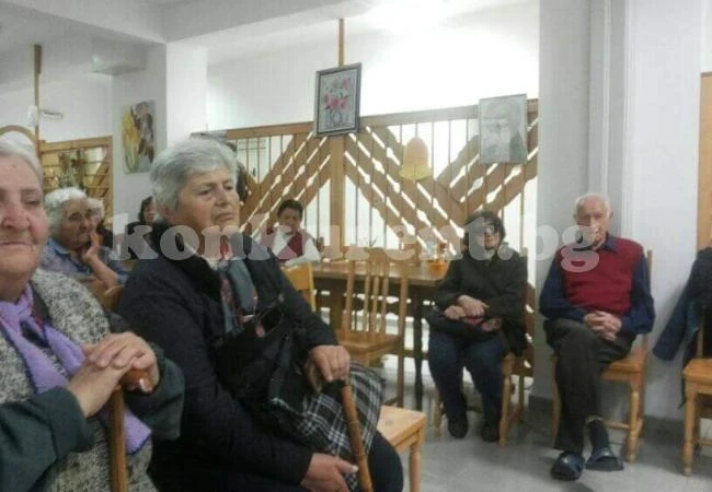 Почетоха народните будители и в дома за стари хора