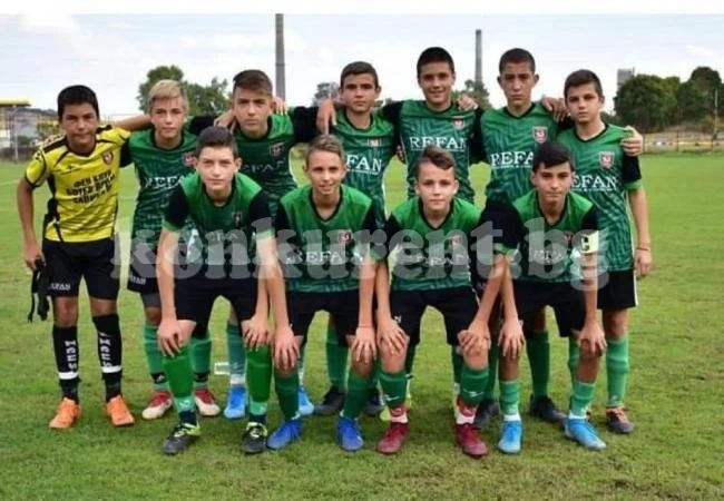 Приказката за Четата на Гарев продължава с класика срещу лидера