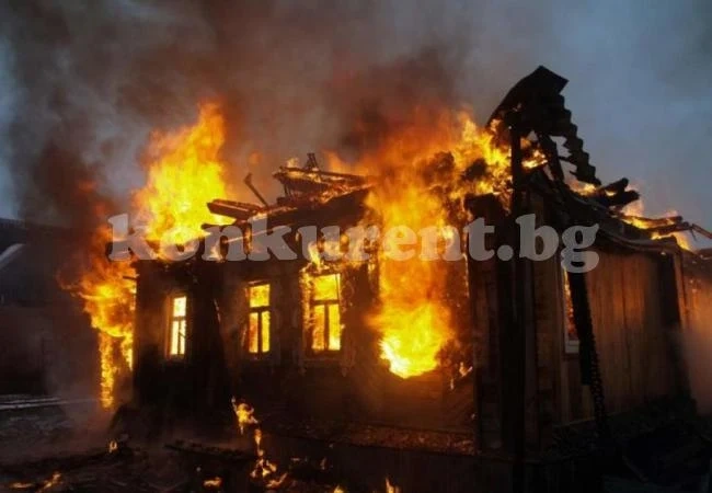 Нищят пожар в автомивка в Крушовица