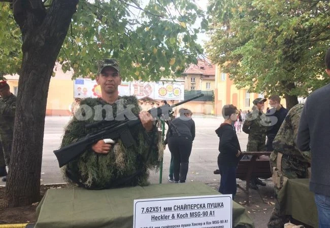 Показват въоръжение и бойна техника във военното формирование във Враца