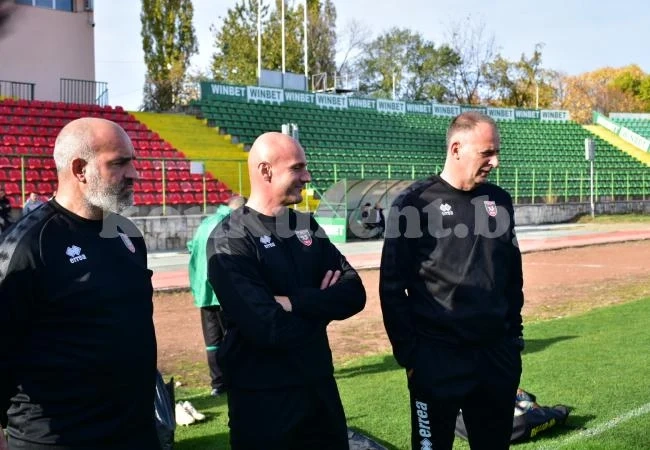 Драмов си тръгва, Божинов остава