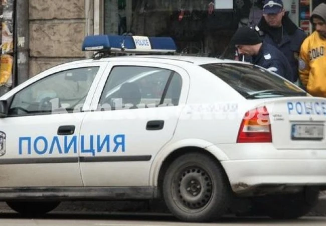 Роки пак се развилня, бие и граби наред