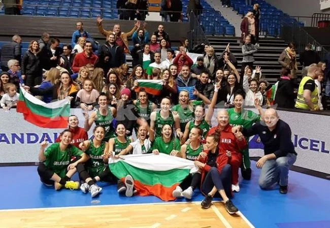 Звездите на Монтана изведоха България до победа в Рейкявик