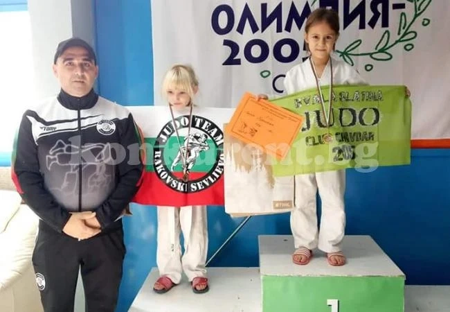 Чавдар 2015 пак се завърна от София с тежък товар