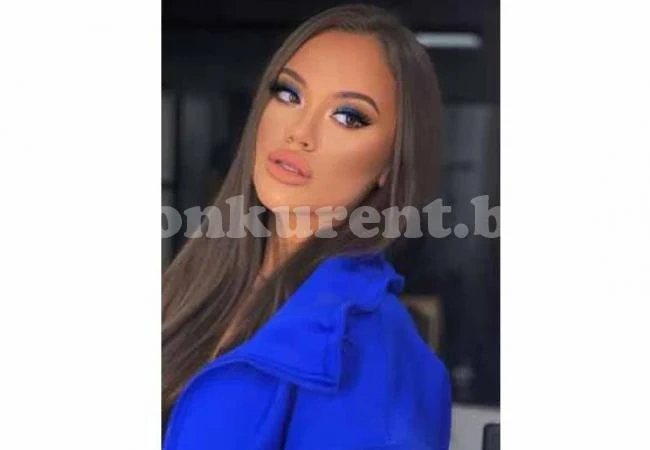 Щерката на Анелия става художник