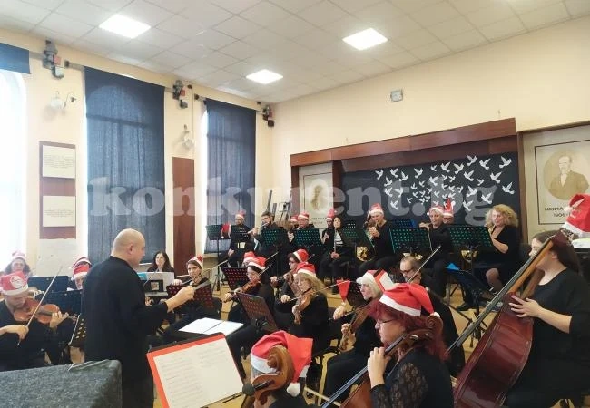 Изпяха „Коледна приказка“ във врачанско училище