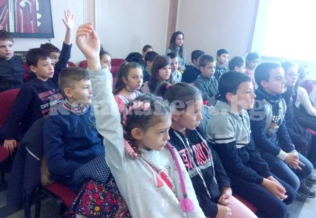 Ученици посетиха окръжния съд във Враца