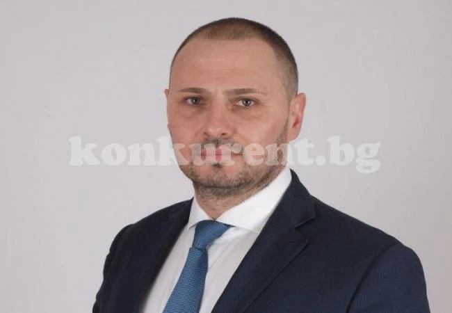 Депутат дари осветление за Бяла Слатина